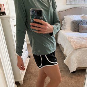 Nike Tempo Shorts Size Small, Black & White